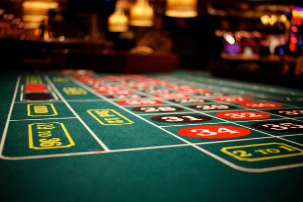 Live-dealer table schedule showing blackjack, roulette, and baccarat session times on lautantoto
